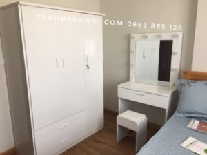 tu-nhua-dai-loan-3-canh-2-ngan-to-mau-trang