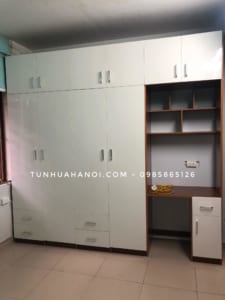 tu-nhua-quan-ao-lien-ban-hoc